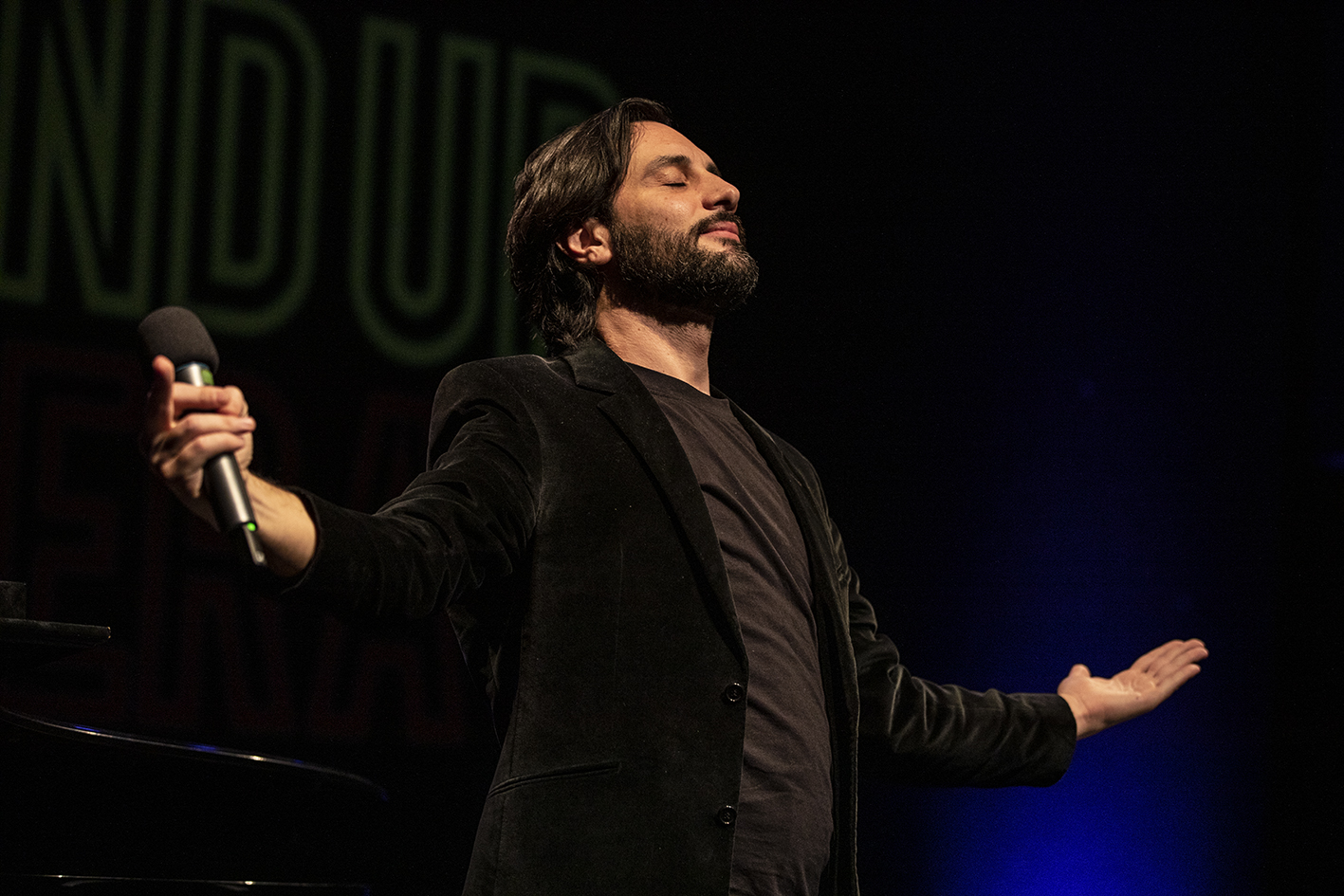 Per Tracce dinamiche al Teatro Eduardo De Filippo di Arzano l’irriverente e divertente spettacolo “Stand up Opera” – 14 novembre, ore 21
